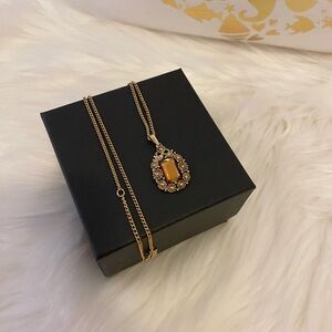 Elegant Sarah Coventry  Gold Plating “ WILD HONEY@ stone